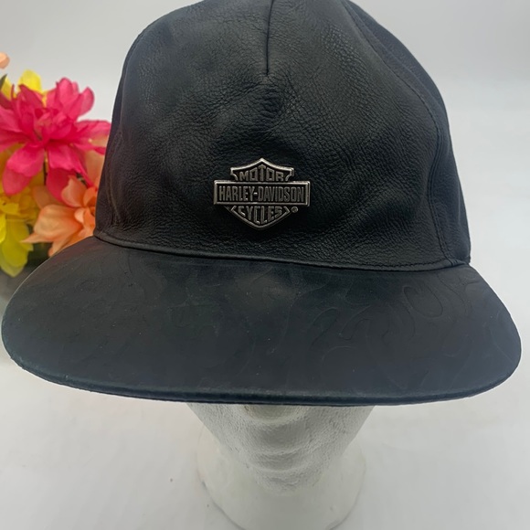 Harley-Davidson Other - Harley-Davidson Black Leather Hat w/ Embossed flames on brim adjustable. HT3834